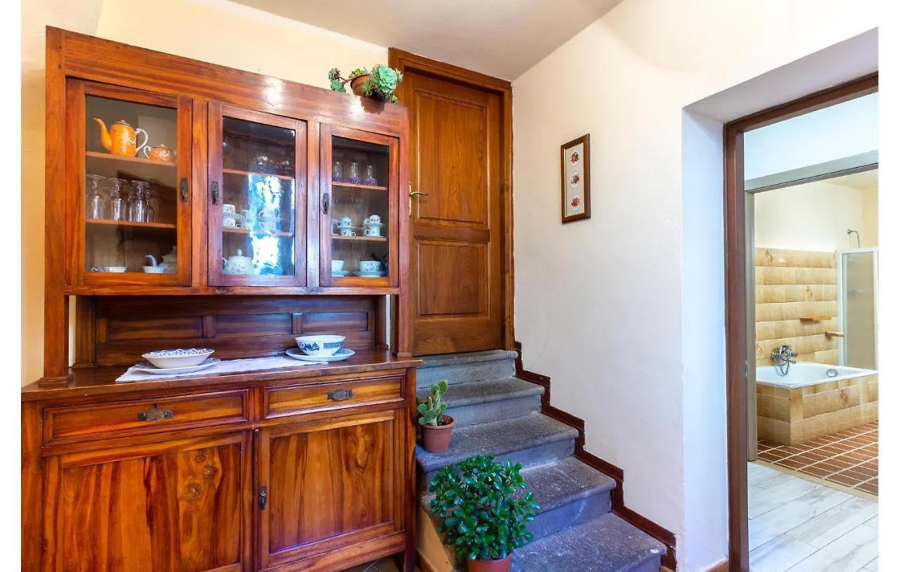 Lovely Apartment In Gioviano -Lu- With Kitchen Ghivizzano